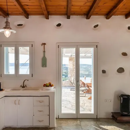 Alenia Paros فيلة *