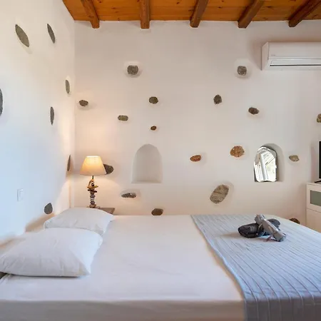 Alenia Paros