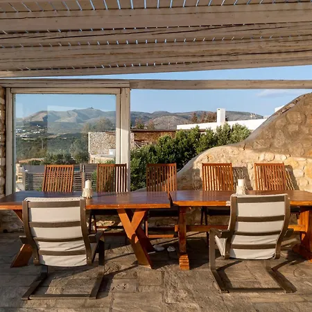 Alenia Paros *