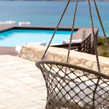 Alenia Paros