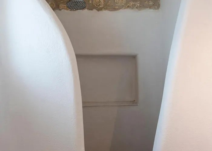 Alenia Paros Αλυκή